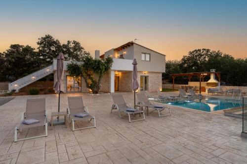 Miroy Sea View Villa in Atsipopoulo