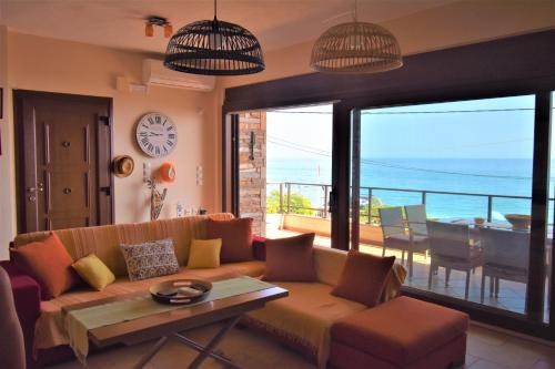 Modern seaside maisonette 130 m2 Oikia Litsas Paliouria Larissas in Kokkino Nero