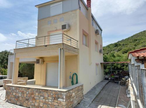 Mountain & Sea View VILA in Áyios Andréas