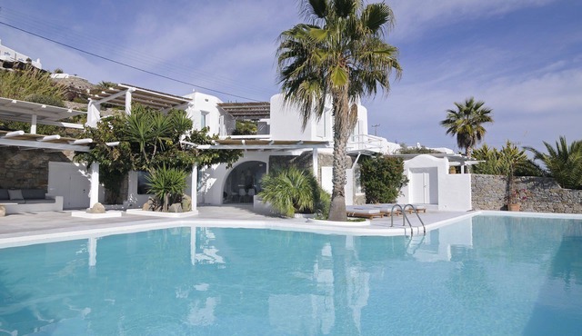 My Rental Homes - Villa Andy 80mt from the sea front with private pool