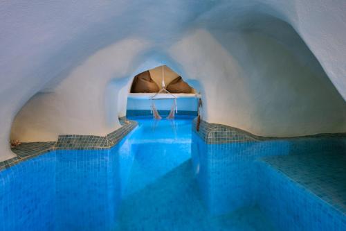 Mystagoge cave pool/jacuzzi, cellar and hammam in Vóthon