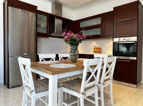 Nick & Alex, Beautiful Village Apartment in Míthoi