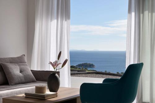 Nisis Suites - Serene Luxury with Sea View