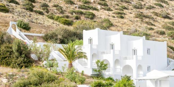 Nostos in Matala