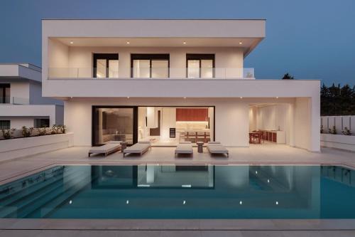 Nuveel Exclusive Villas in Polychrono