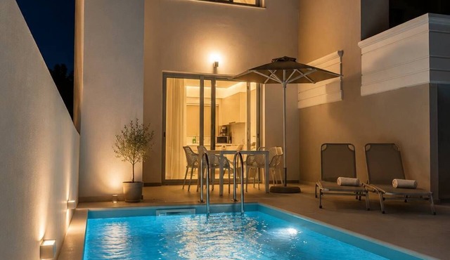 Oceana Suites & Villas Deluxe Private Pool Studio in Exopoli