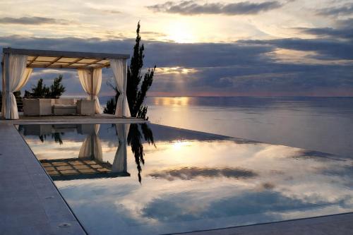 Okeanos Vine Luxury Villa in Athani