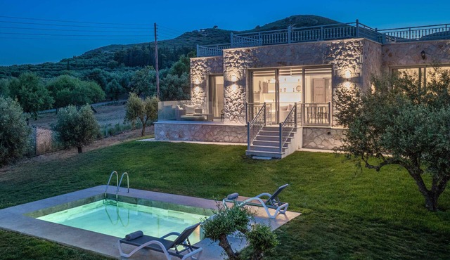 Ole Villas - 2 Bedroom Villa with Private Pool in Lithakia