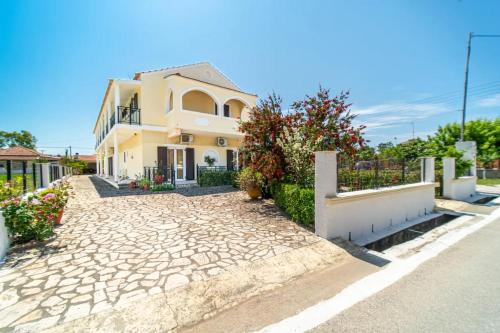 Olga Apartments in Agios Georgios