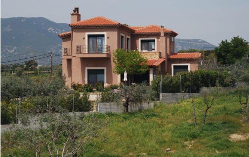Olive Tree Cottage in Nea Peramos