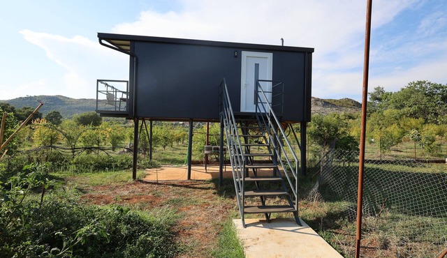 Orchard Guard Tower with all the comforts of home and mountain views in Bajze