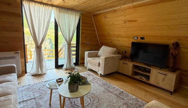 Osum Canyon Cabin in Çerenisht