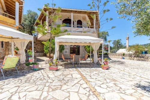Paco's Resort Family Villa 10 in Oziás