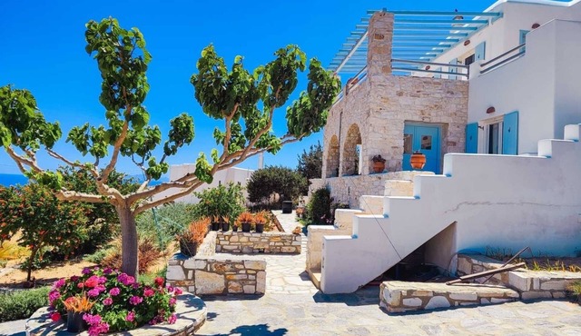 Panoramic Sea View Family Retreat in Paros, 8 Guests, near Golden Beach. in Paros