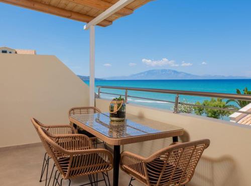 Paradise Elegant Beach Apartments, by ZanteWize