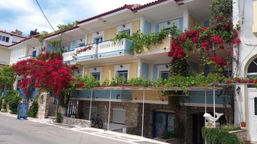 Paris Beach Hotel in Ireon
