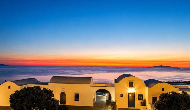 Pergeri Apartments in Santorini