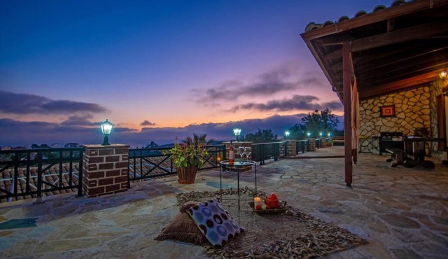Petia's cottage house w/ stunning sunset*sea view