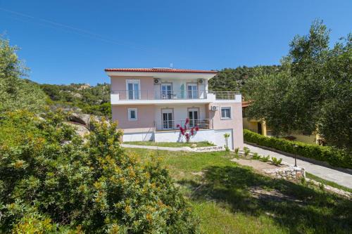 Petra Apartments in Nikiti