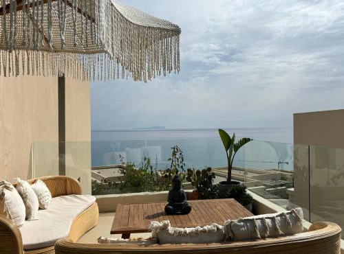 Pinkas Beach House Unactive in Palasë