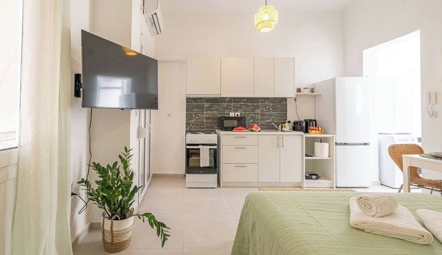 Piraeus Charm – Coastal City Studio