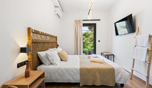 Porto Vathi Suites in Vathí