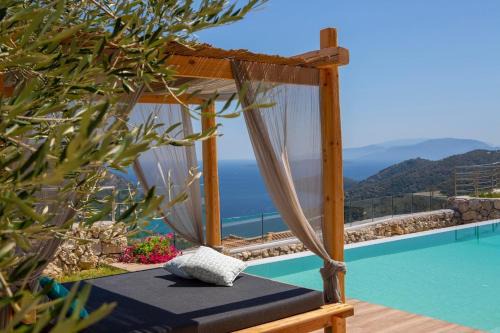 Portoporo villa Ammos with stone-built BBQ area in Fternón