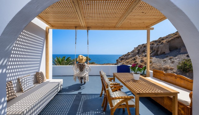Private Seafront Beach House with Jacuzzi- Sonus Mare I