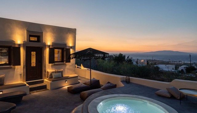 Private Villa in Finikia with Jacuzzi