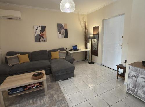 Quiet central apartment in Kallithea