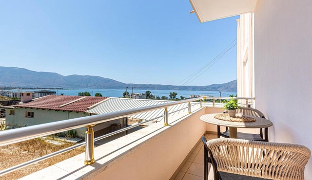 Radhima Res 15 - One Bedroom Apt, Sea View in Vlorë
