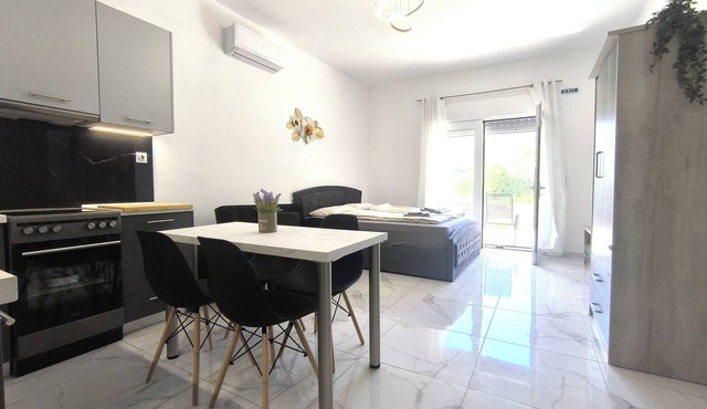 Rael Studio · Άνετο και ιδιωτικό · Παραλία σε λίγα λεπτά in Νέα Χράνη