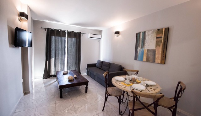 Regalo Apartment With 2 Bedrooms For 6 Guests/N 6 in Καριώτες