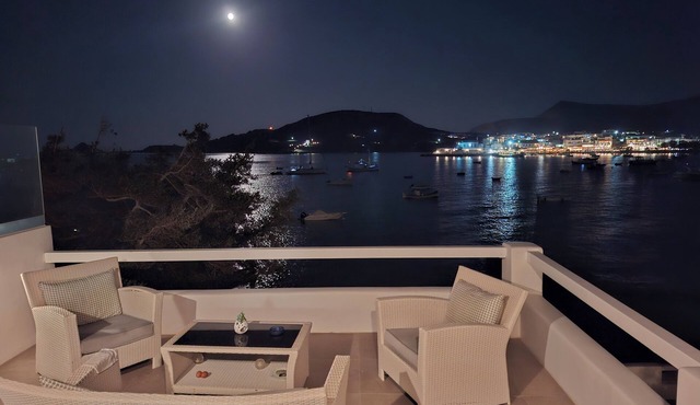 Residence 8 Beaufort,80m2,overhelming view to sunrise and direct access to sea