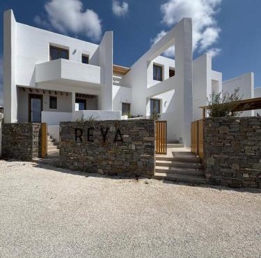 REYA suites in Aliki