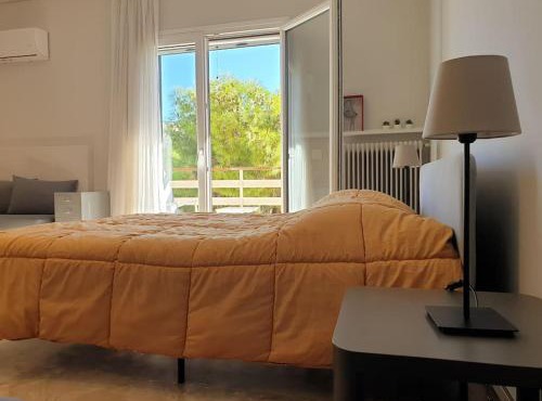 Rooftop Studio Apt - 5 Min Walk to Holargos Metro in Athens