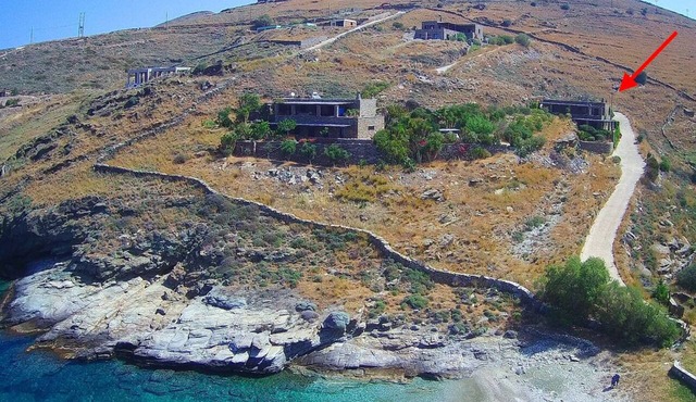 Rosemary apt charming, deluxe, "private" beach 40 m away very quiet location in Kéa