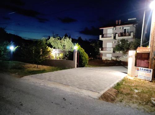 Sanni Beach Salonikiou in Akti Salonikiou