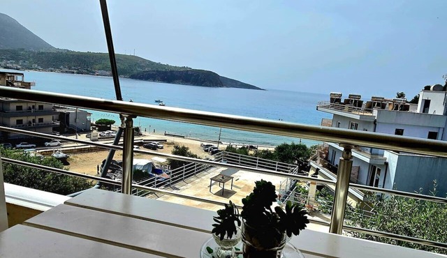 Sea Side Serenity 8: 3 guests in Himarë