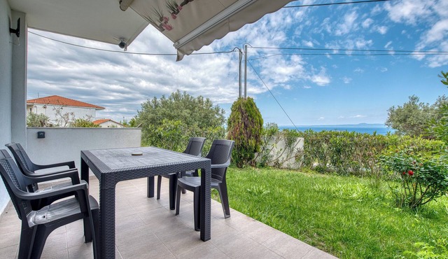 Sea View Garden Luxury Apartment Kryopigi by ΜΡS in χαλκιδικη