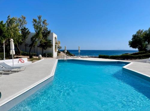 Sea View Seafront Maisonette Pool Access & Beach