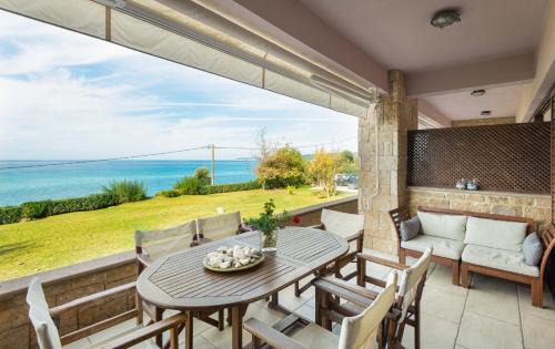 Seagrove, Beachfront Villa In Possidi #FeelsLikeHome in Skala Fourkas