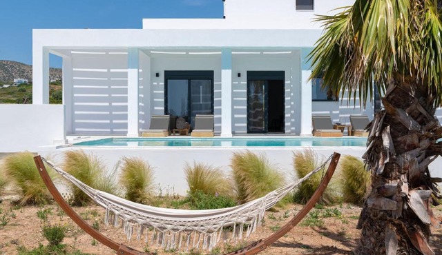 Seastar Villa Large Pool & Jacuzzi Retreat