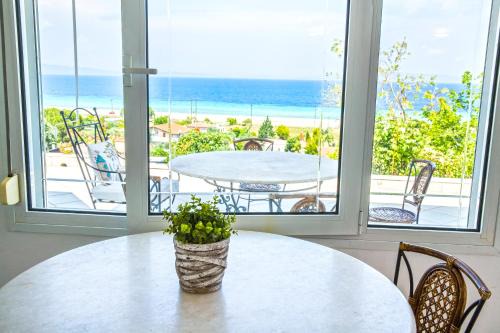 Seaview dreams in Ormos Panagias