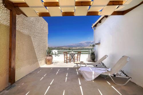 Serenity View - traditional village apartment in Kousés