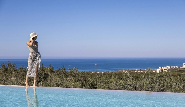 Simplicity of Single-Level Sea Views by etouri in Rethymno