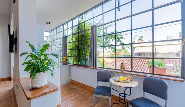 Spacious 2-Bdrm Apt at Filopappou hill in Koukaki! in Athens
