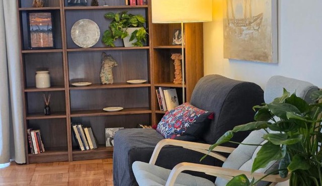Spacious Art Apartment in Gazi 2 min Metro