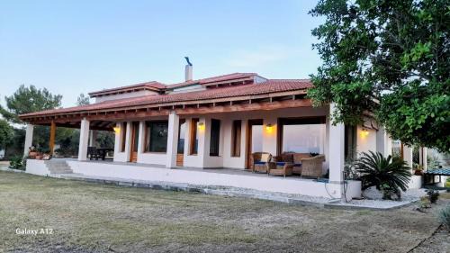 Spacious Mountain Villa in Paradisi