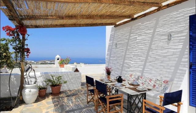Spectacular View Family House in Posidhonía